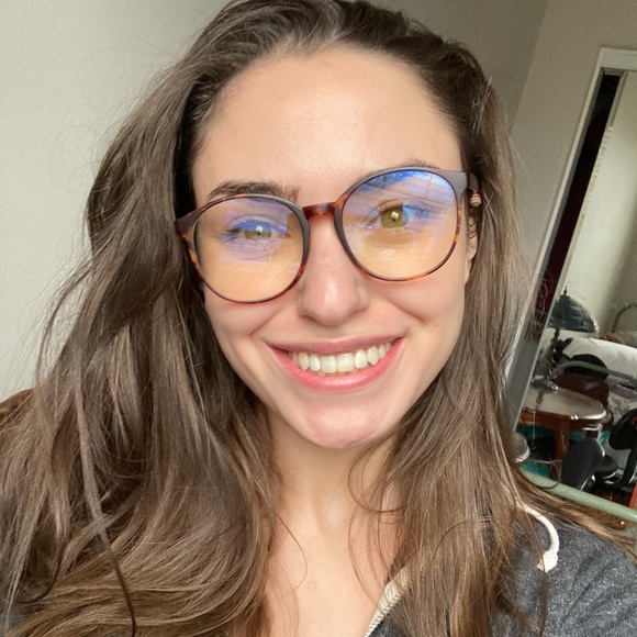 Meet your Posher, Haley - Picture 1 of 1